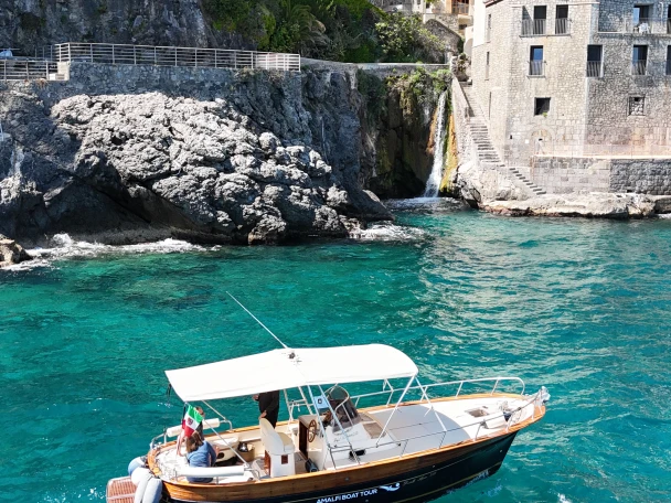 Pronájem lodi Fratelli Aprea Sorrento 7,50 open cruise v Amalfi  na Samboatu