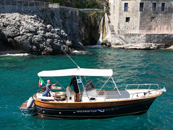 Pronajmout Motorová loď se skipperem či ne Fratelli Aprea v Amalfi 