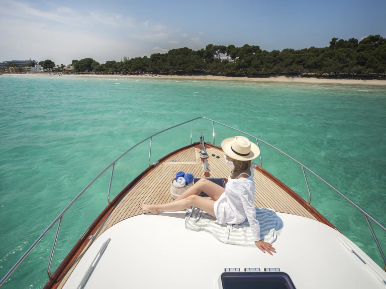 Pronajmout si Hinckley Talaria  v Port d'Alcudia