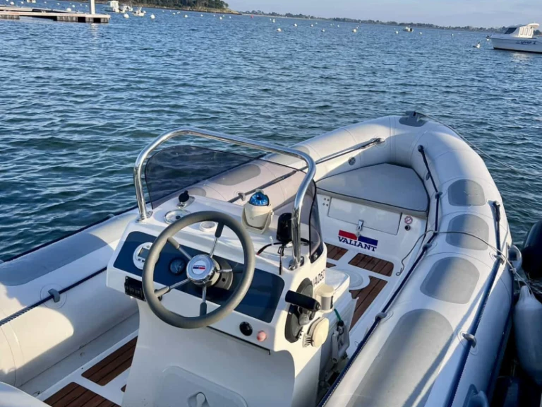 Pronájem lodi Vannes lákavé ceny V-520