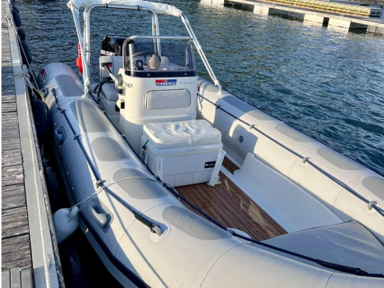 Pronájem lodi Valiant V-520 v Vannes na Samboatu