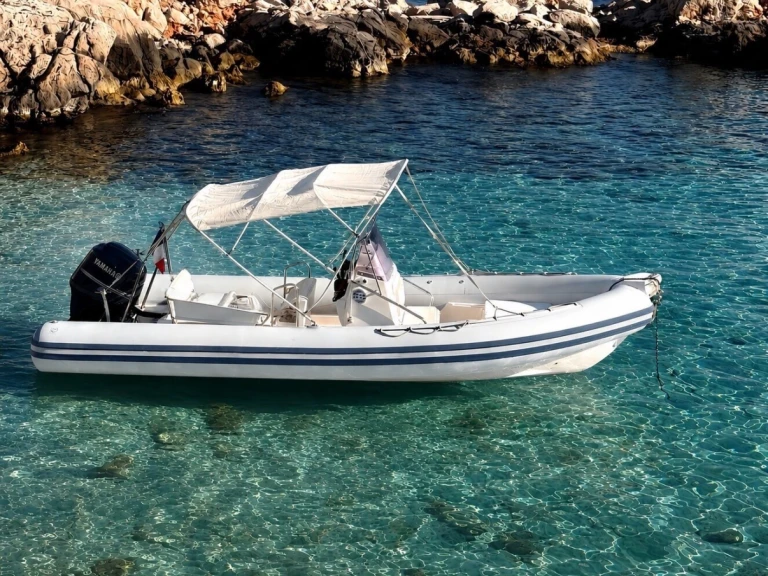 Pronájem lodi Semi-Rigide 7 m v Bormes-les-Mimosas na Samboatu