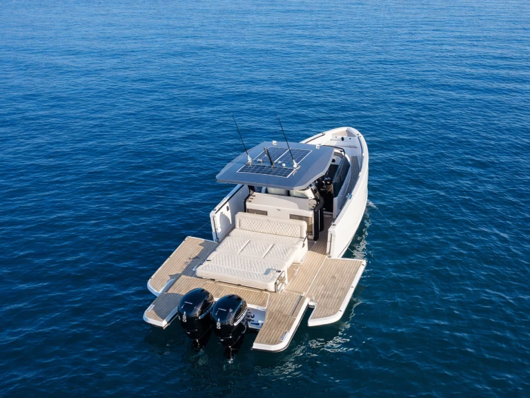 Virtue Yacht top one jednotlivci a charterové společnosti v Portisco