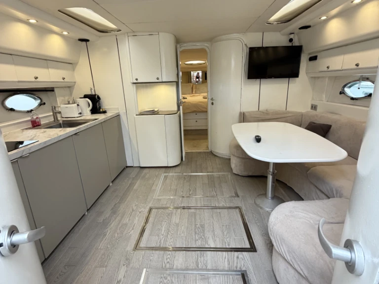 Princess Princess V52 jednotlivci a charterové společnosti v Cannes