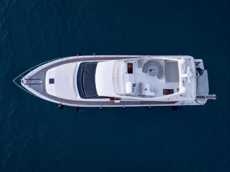 Pronájem lodi Ferretti Ferretti 680 v Castellammare di Stabia na Samboatu