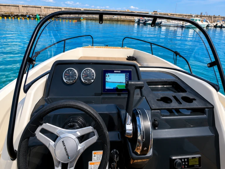 Pronájem Motorová loď v Benalmádena -Quicksilver Activ 605 Open