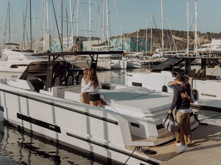 Pronájem Motorová loď DEANTONIO YACHTS s licencí