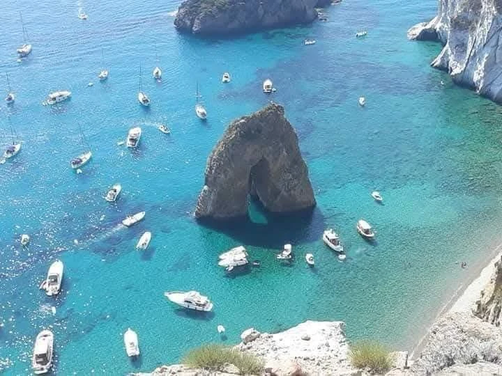 Pronajmout Plachetnice se skipperem či ne Bénéteau v Ponza
