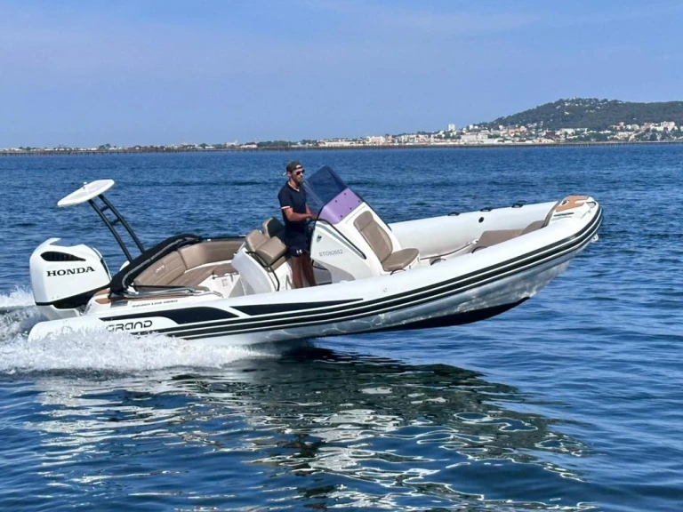 Pronajmout si Grand Boats golden line G680 v Mèze