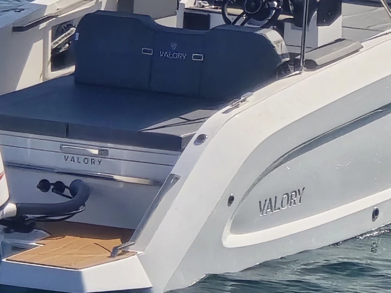 Pronájem lodi Palma de Mallorca lákavé ceny Valori open 