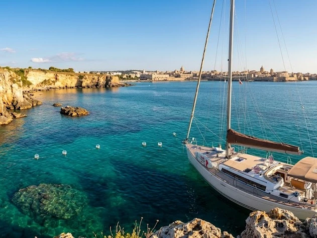 Pronájem lodi Siracusa lákavé ceny Dofour 485