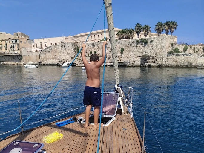 Pronájem lodi dofour Dofour 485 v Siracusa na Samboatu