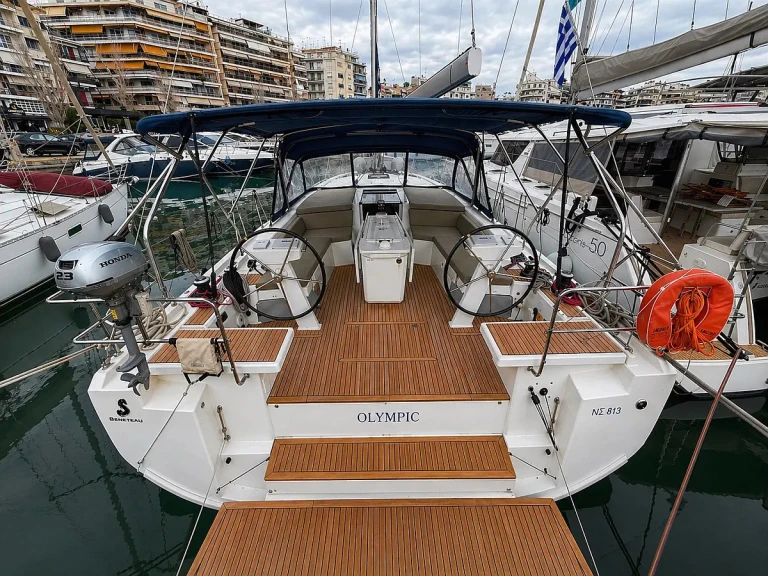 Pronajmout si Bénéteau Oceanis 46.1/5 v Piraeus