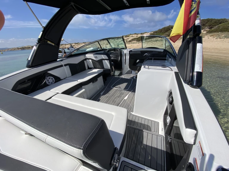 Pronájem lodi Ibiza Town lákavé ceny 278 SS
