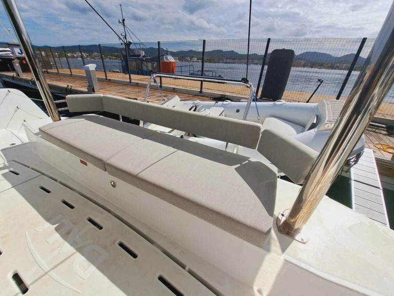 Bali Bali 4.6 jednotlivci a charterové společnosti v Le Marin