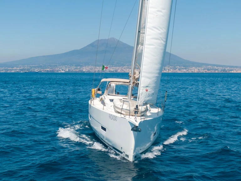 Plachetnice k pronájmu v Castellammare di Stabia za nejlepší cenu