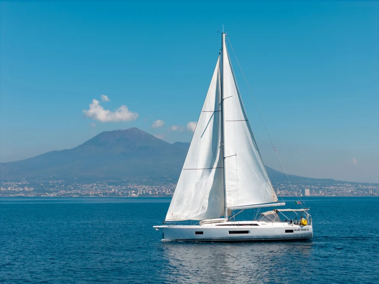 Plachetnice k pronájmu v Castellammare di Stabia za nejlepší cenu