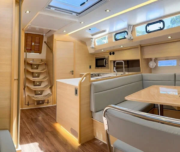 Pronájem Plachetnice Delta Yacht s licencí