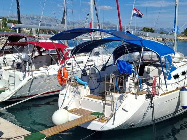 Pronajmout si Dufour Dufour 455 Grand Large v Split