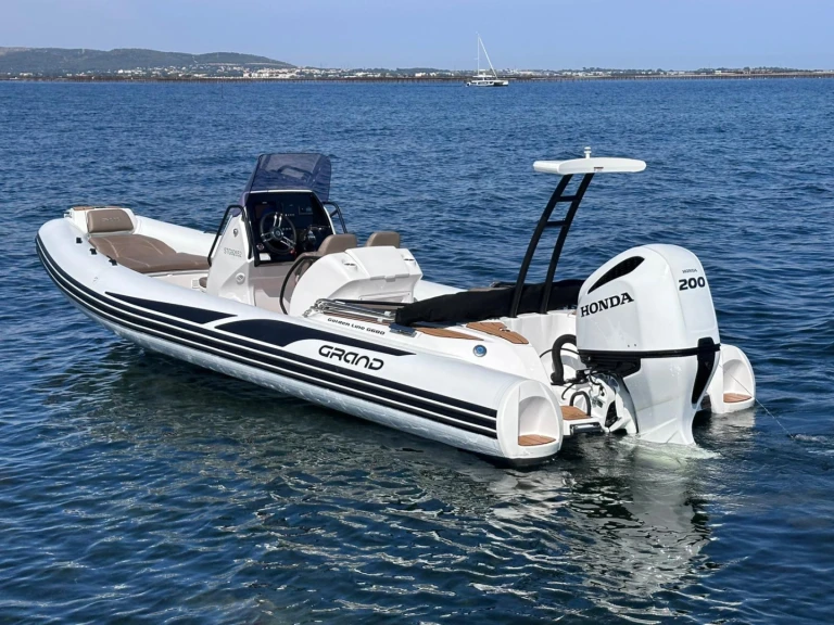 Pronájem lodi Grand Boats GOLDEN LINE 680 v Mèze na Samboatu