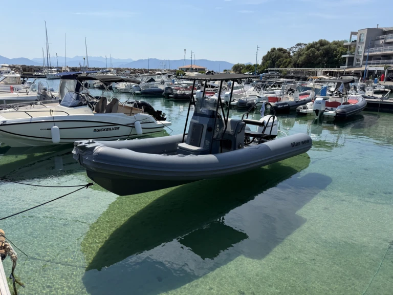 Pronájem lodi Porto Pollo lákavé ceny FISHER 680