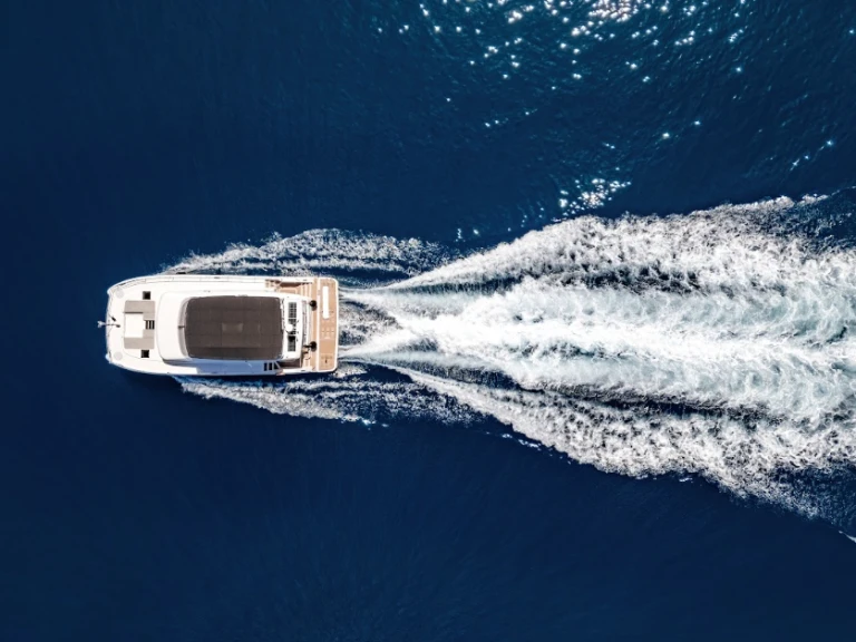 Pronájem Katamarán Fountaine Pajot s licencí