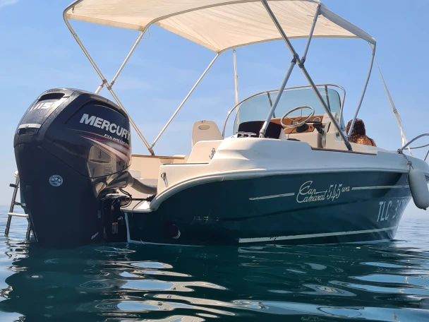 Pronajmout Motorová loď se skipperem či ne Jeanneau v Martigues