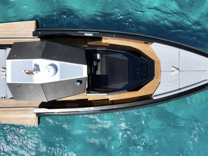 Pronajmout si WALLY YACHTS 48 v Ibiza Town