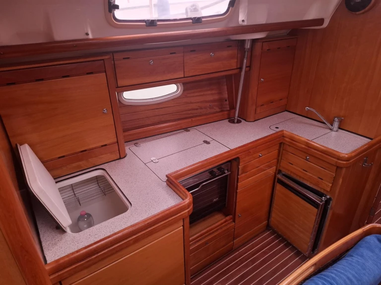 Pronájem lodi Bavaria Bavaria 42 Cruiser v Marina di Grosseto na Samboatu