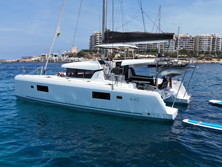 Lagoon Lagoon 42 jednotlivci a charterové společnosti v Il-Gżira