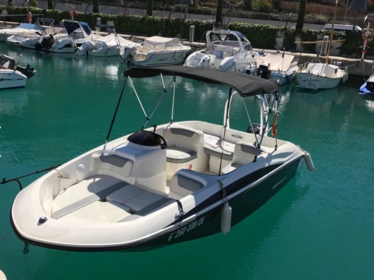 Motorová loď k pronájmu v Club Nautico S'Estanyol za nejlepší cenu