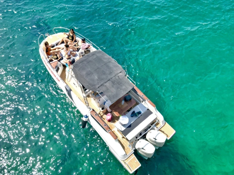 Bénéteau Flyer 8.8 SPACEdeck jednotlivci a charterové společnosti v Tossa de Mar