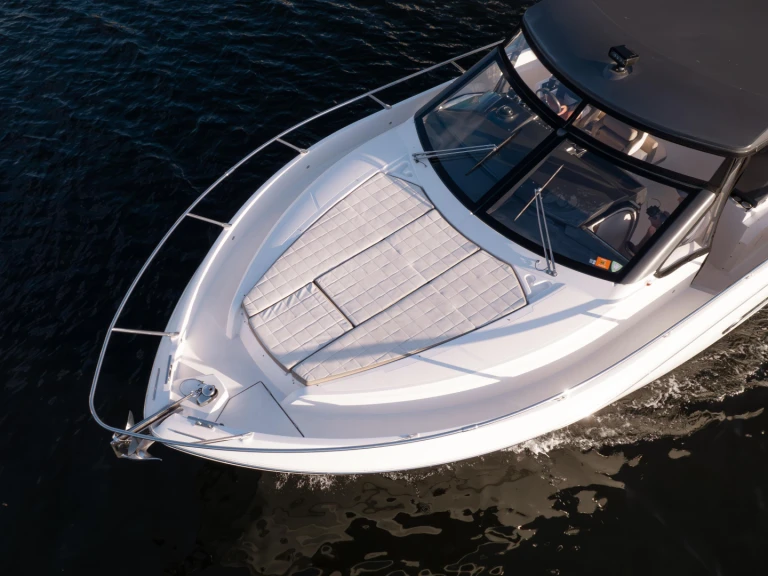 Pronajmout si Absolute Yachts absolute 40 v Juan-les-Pins