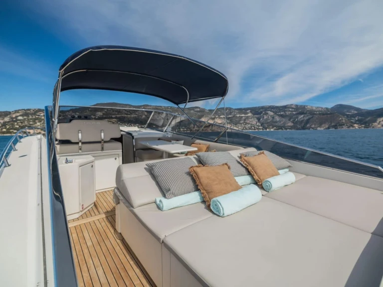 Pronajmout Jachta se skipperem či ne Itama v Saint-Jean-Cap-Ferrat