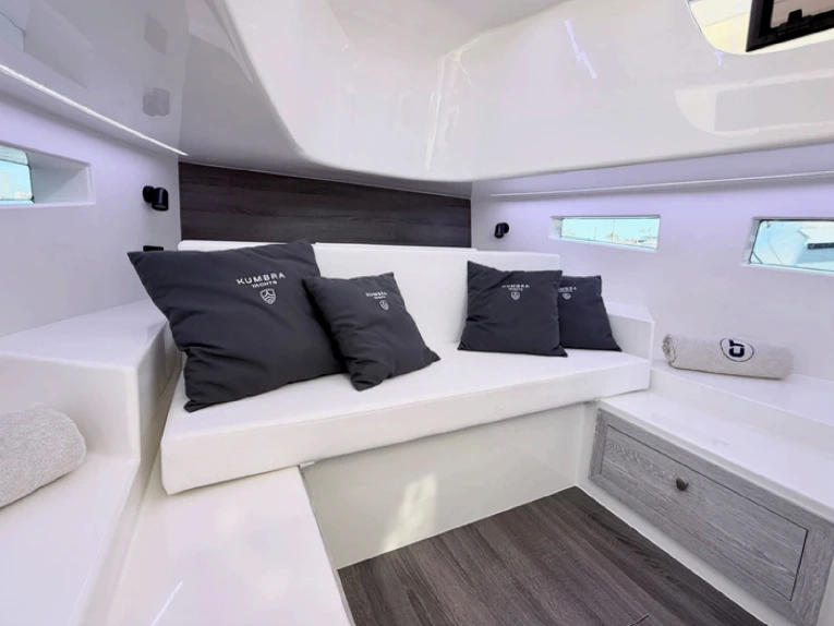 Motorová loď k pronájmu v Ibiza Town za nejlepší cenu
