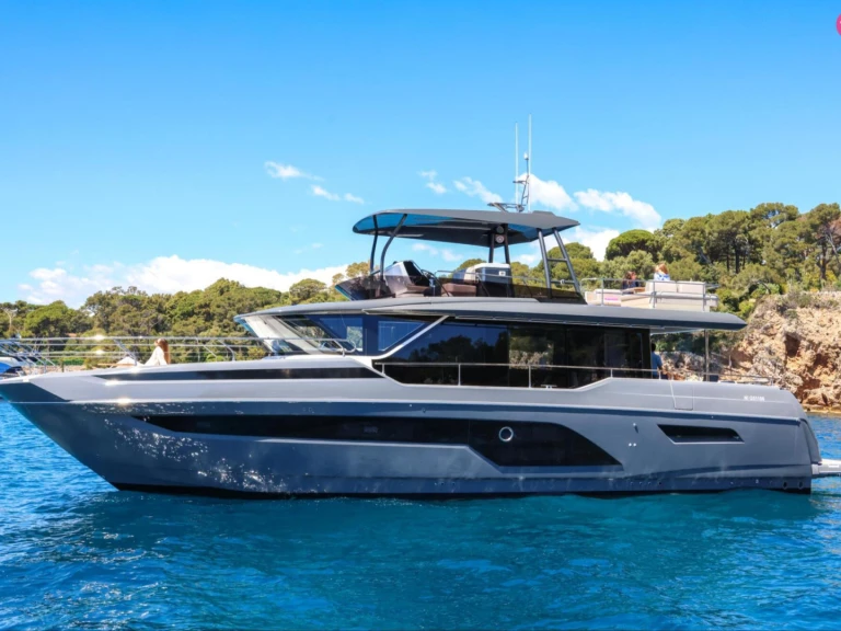 Pronájem Jachta Prestige Yachts s licencí
