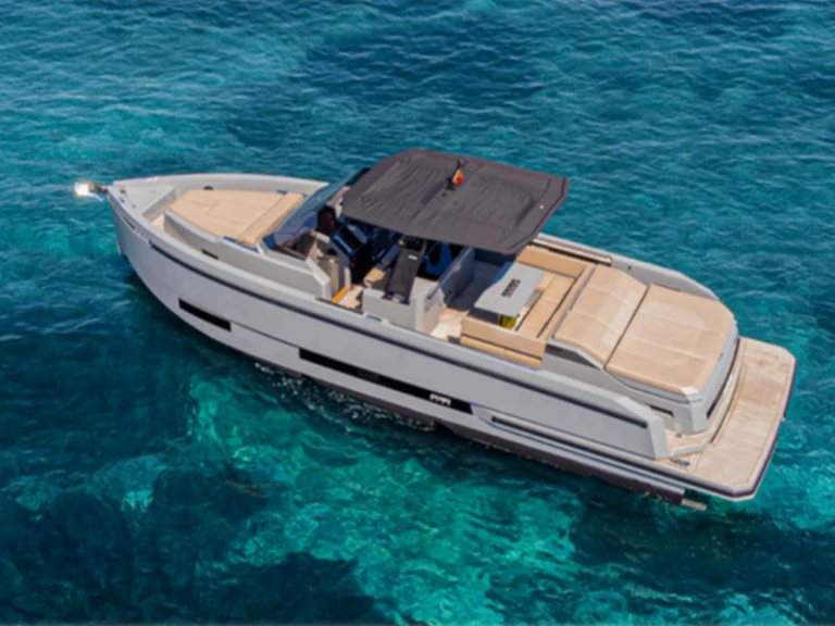 Pronájem lodi Ibiza Town lákavé ceny 36