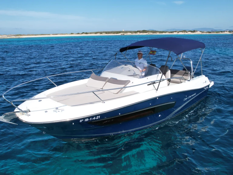 Pronajmout si Jeanneau Cap Camarat 7.5 WA S2 v Ibiza Town
