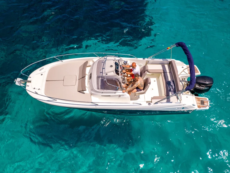 Pronájem lodi Ibiza Town lákavé ceny Cap Camarat 7.5 WA S2
