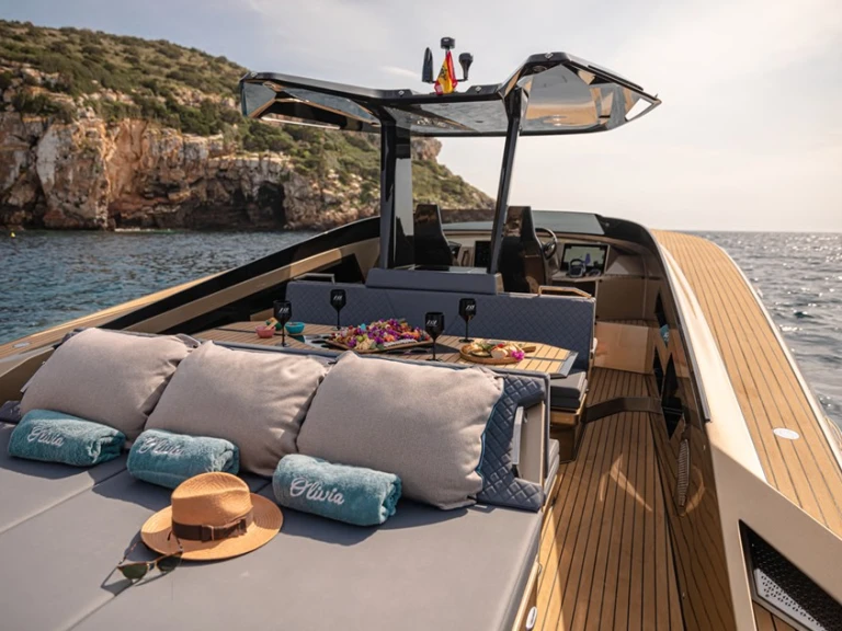 Say Carbon Yachts 42 jednotlivci a charterové společnosti v Ibiza Town