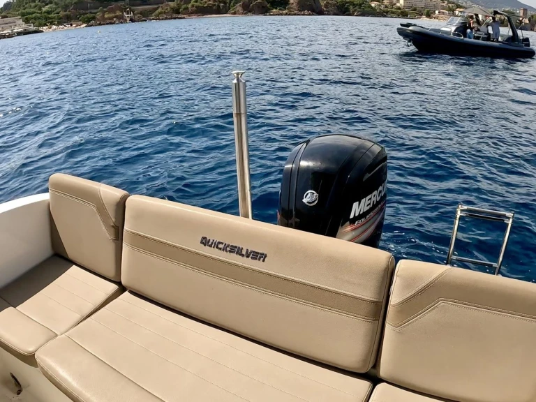 Pronajmout Motorová loď se skipperem či ne Quicksilver v Antibes