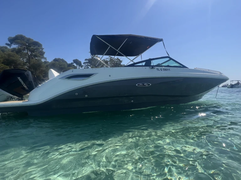 Pronajmout si Sea Ray  250 sdx v Port Fréjus