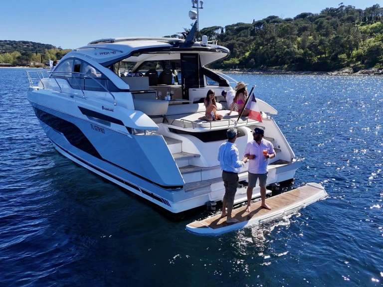Pronajmout si Fairline Targa 45 Gran Turismo v Cogolin