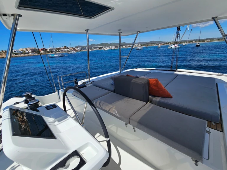 Lagoon Lagoon 50 jednotlivci a charterové společnosti v Ibiza Town