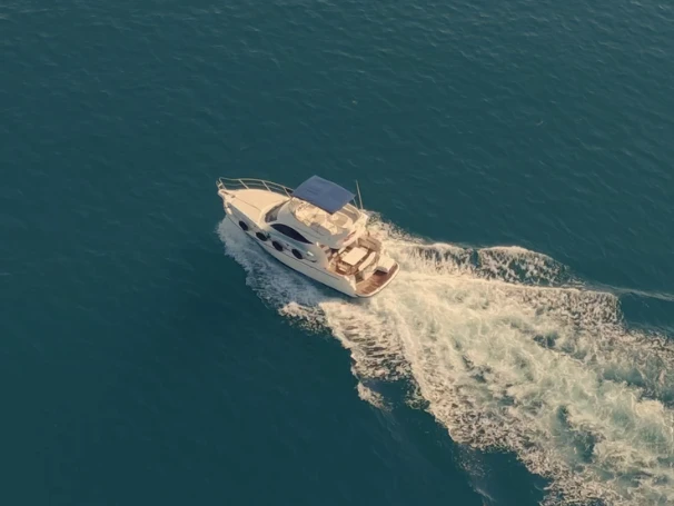 Pronájem jachty v Polignano a Mare -ASTINOR 36 fly na Samboatu