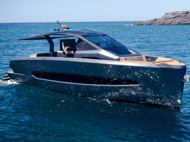 Pronajmout si Tesoro TESORO T50 v Ibiza Town