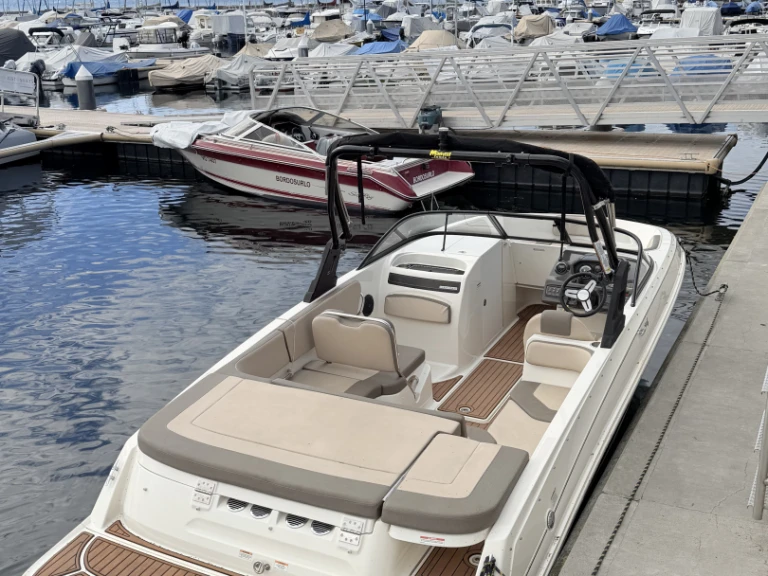 Bayliner VR6E jednotlivci a charterové společnosti v Rolle