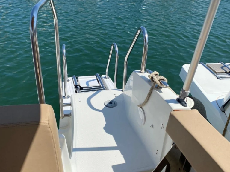 Pronájem Motorová loď v Saint-Tropez -Jeanneau Cap Camarat 7.5 Open