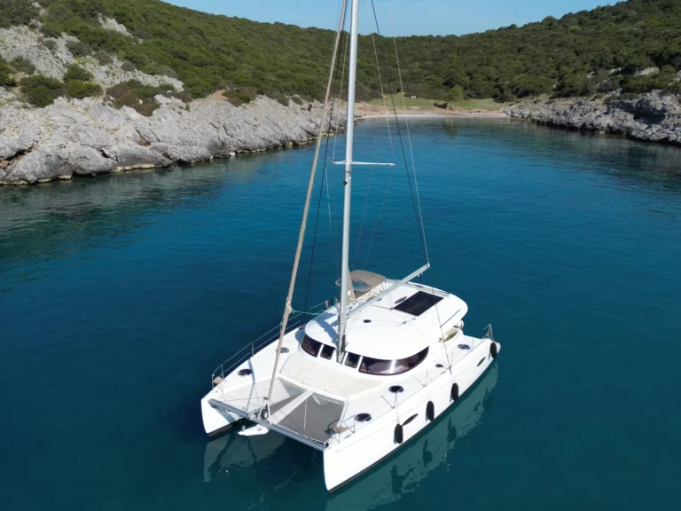 Pronájem Katamarán Fountaine Pajot s licencí