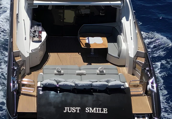 Pronájem lodi Ibiza Town lákavé ceny Predator 82